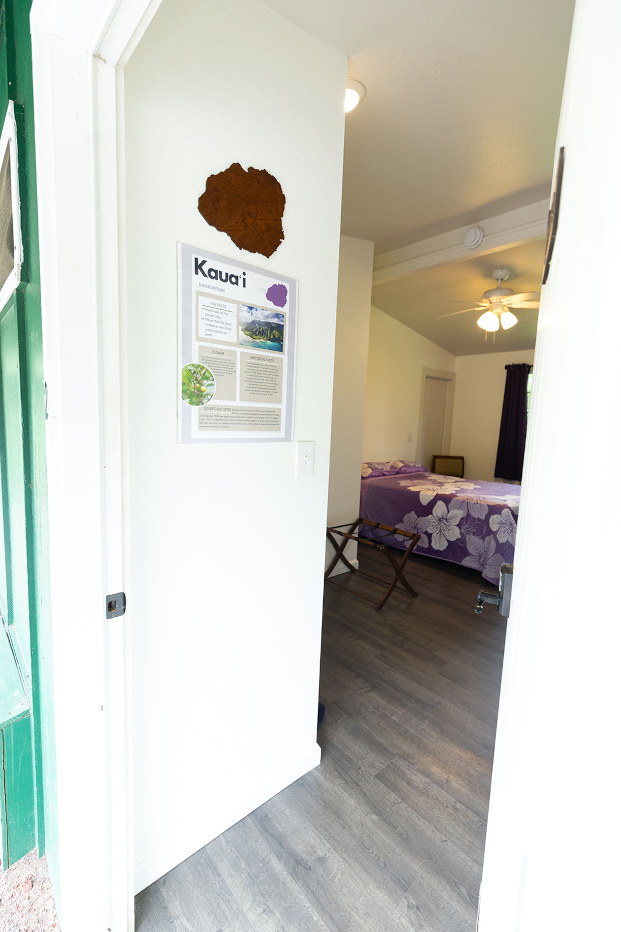 Hotel in Naalehu · ★5.0 · 5 bedrooms · 1 bed · 1 private bath - Image 2