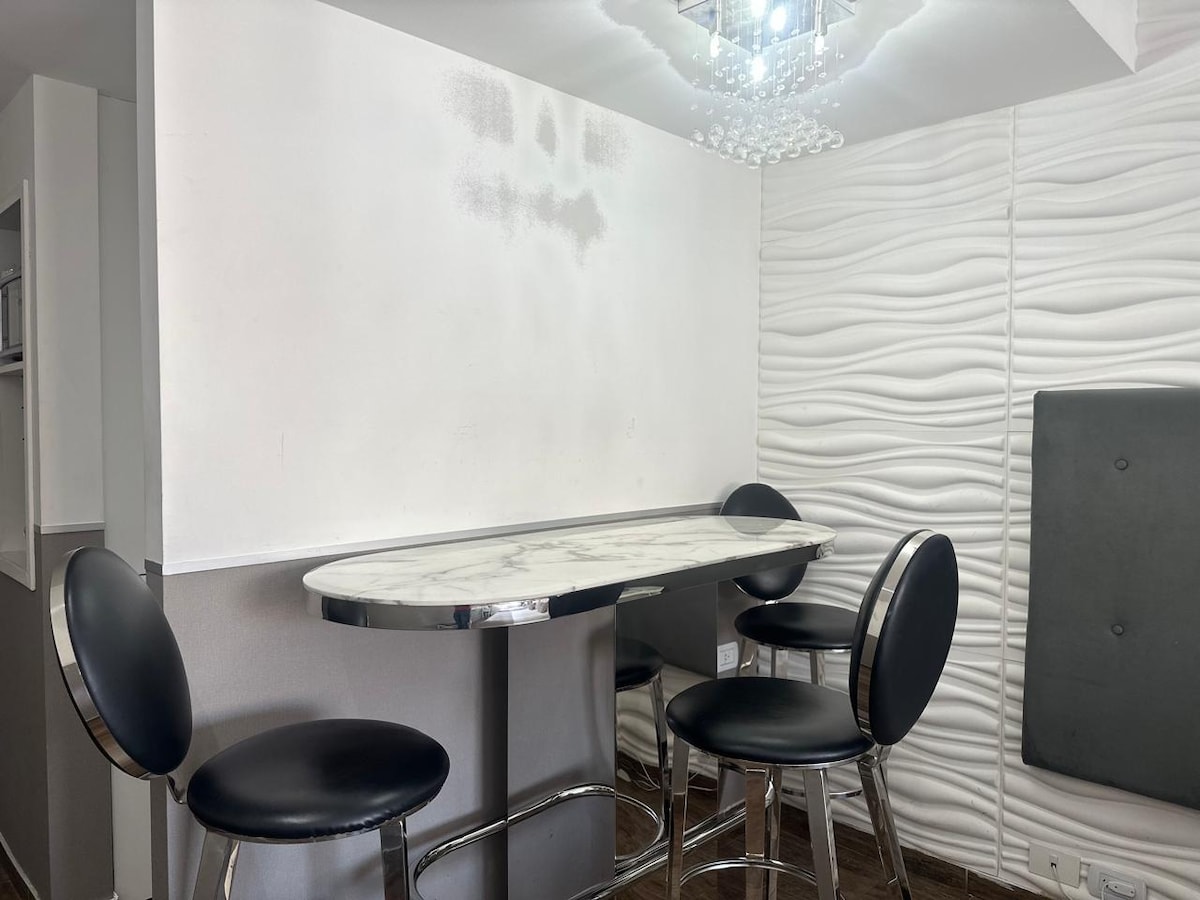 Suite amoblada en hotel en Monserrat