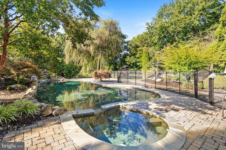 Luxury Resort Retreat | Pool & Ev | 3bd/2ba K Bed - Monmouth County, NJ