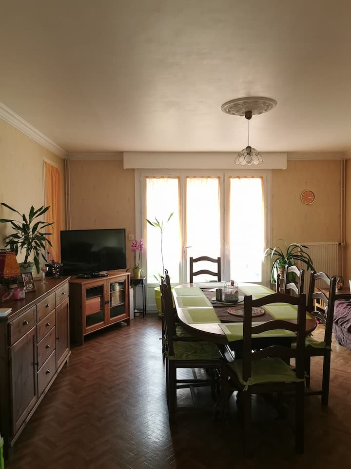 Jolie Chambre Dans Cadre Reposant - Montreuil-Bellay