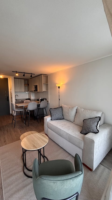 Top Airbnb: Teletón and Terminal just minutes away | Metro + Wi-Fi in Estación Central
