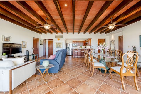 Top performing Airbnb: Las Quintas ground floor 2BR! Pool & SJD downtown in San José Del Cabo