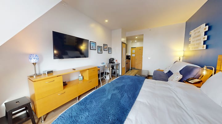 Snowshoe Condo~king Bed~walk To Dining & Lifts - Snowshoe Mountain Resort, WV