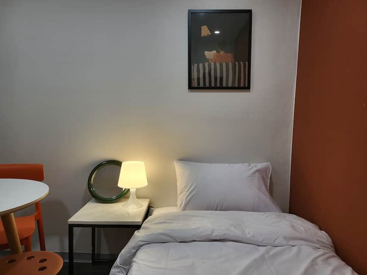 غرفة النوم 2