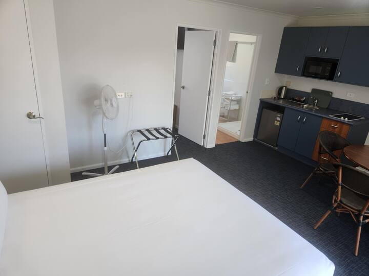 Botany Palms-2bed Deluxe Apt W/ Kitchenette - Waiheke Island