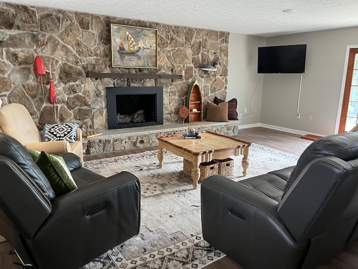 Lakefront House - Crossville, TN