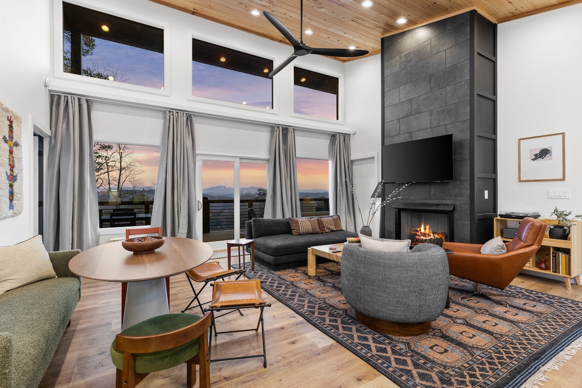Top performing Airbnb: Private Luxe Cabin | Views, Hot Tub, EV & Bowling in Mineral Bluff