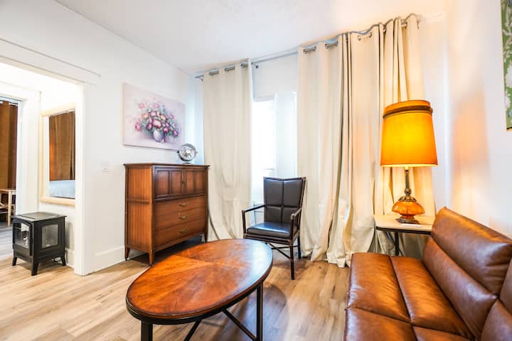 Cute 2b1b W/dog Park Private Parking Unmc Midtown - Omaha, NE
