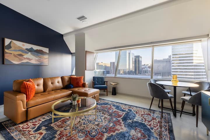 Steps To Stadiums & Nightlife, Luxe Apt W/parking - Cleveland, OH