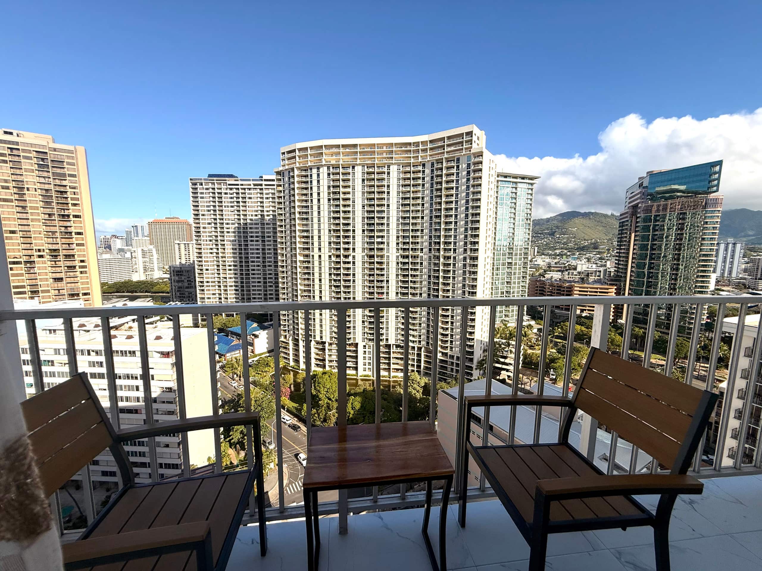 21*High Floor Cozy Waikiki Condo w/Balcony - Image 19