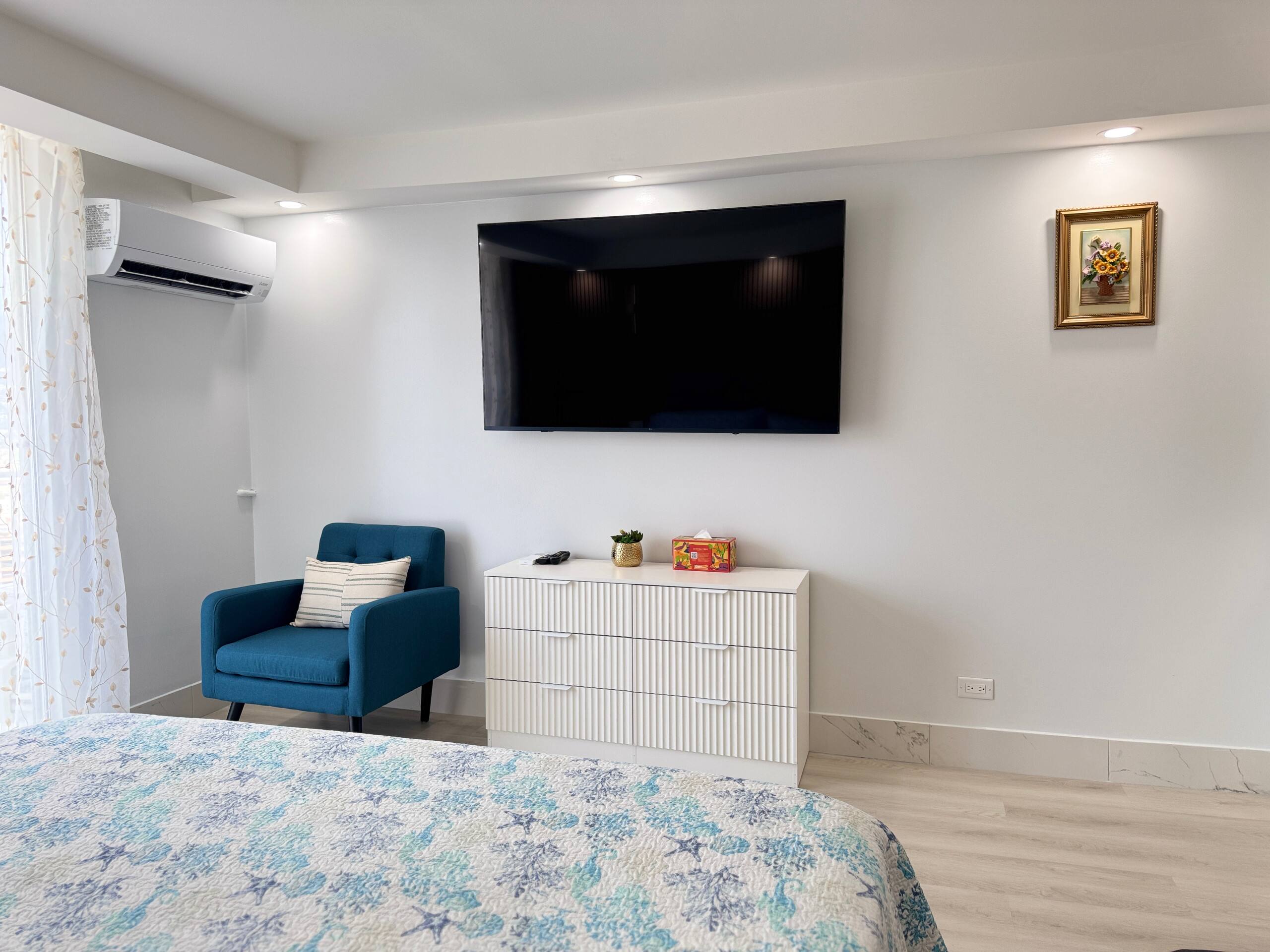 21*High Floor Cozy Waikiki Condo w/Balcony - Image 35