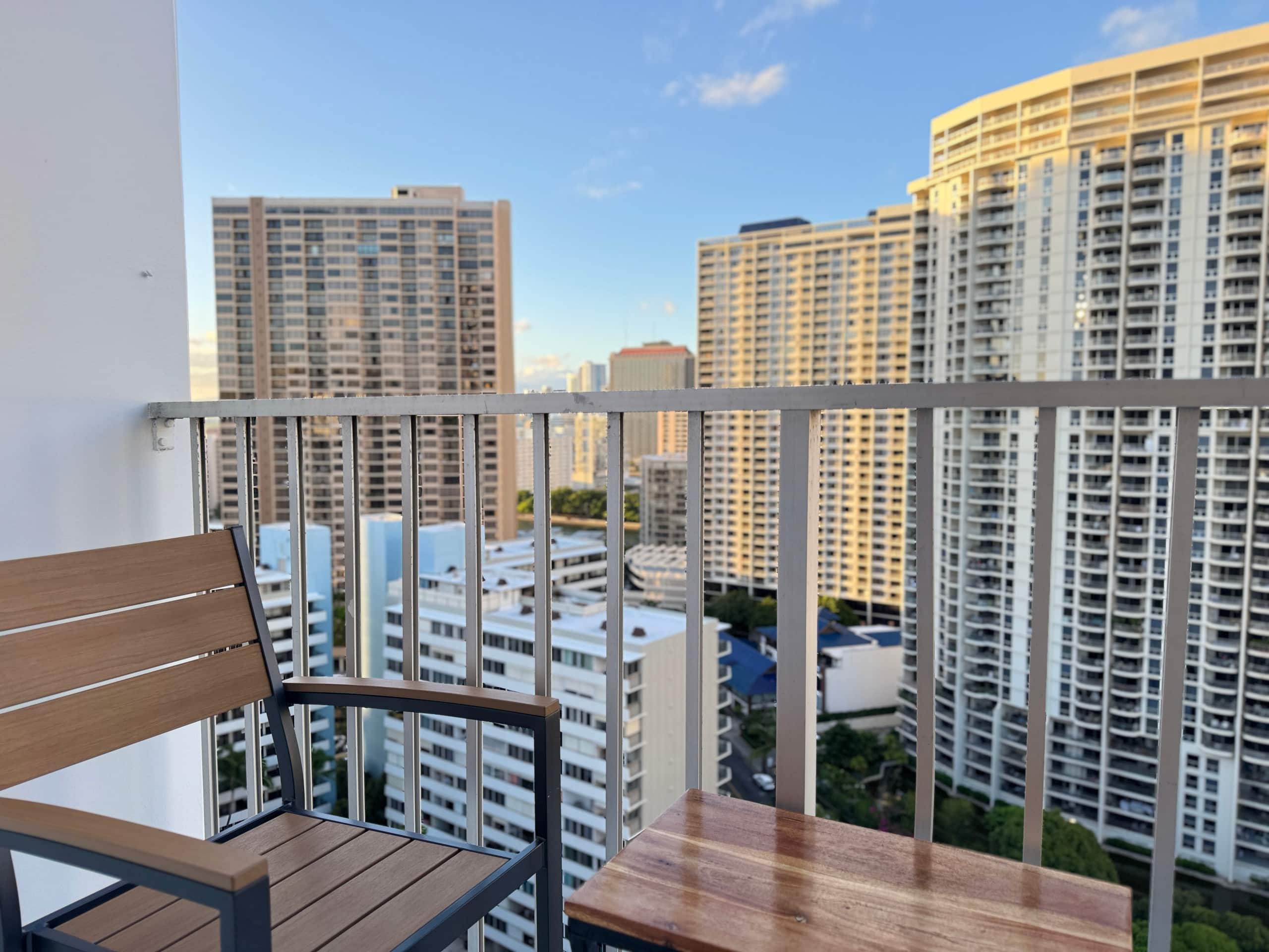 21*High Floor Cozy Waikiki Condo w/Balcony - Image 16
