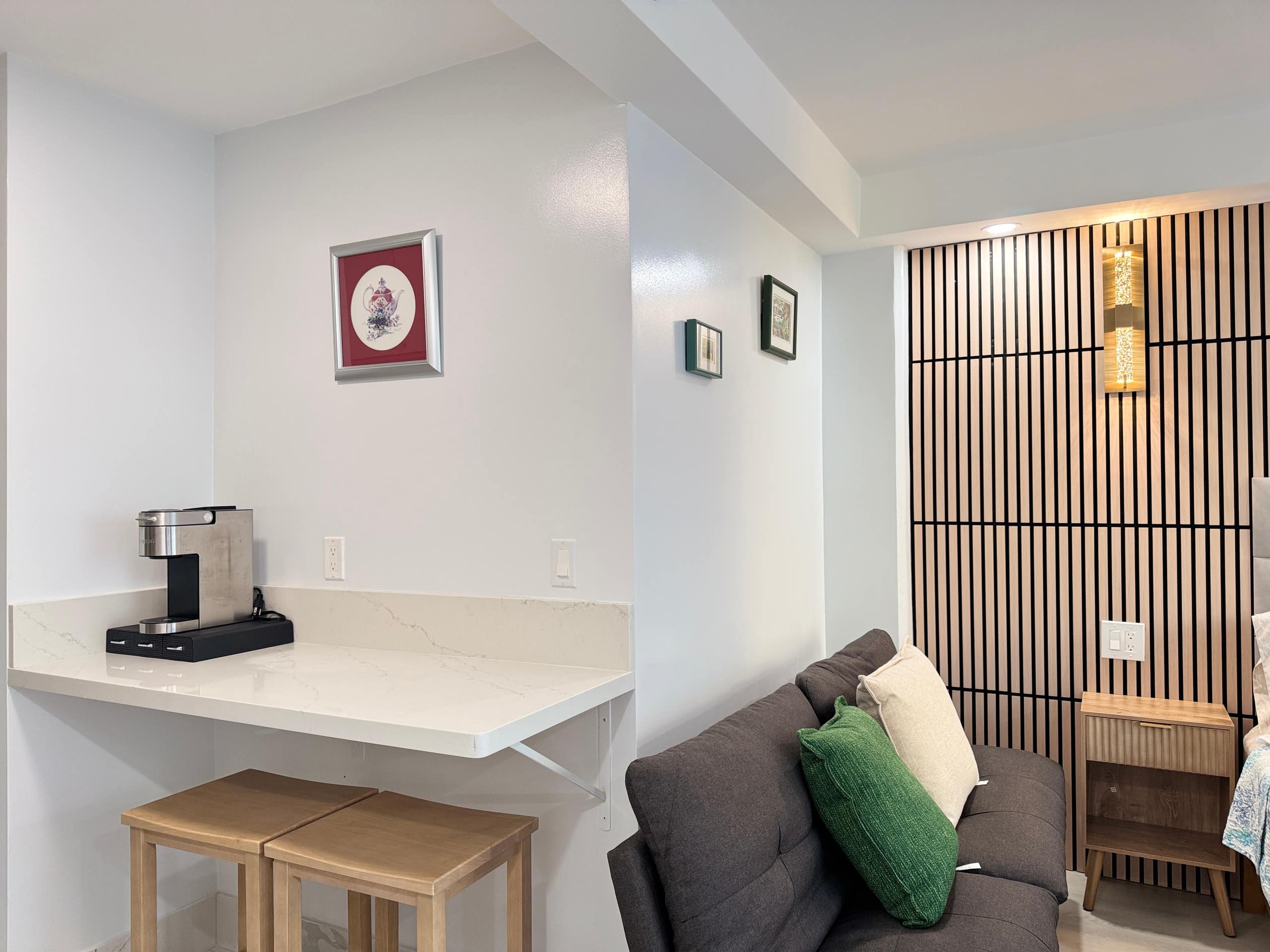 21*High Floor Cozy Waikiki Condo w/Balcony - Image 14