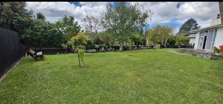 Spacious 5-bed Family Home Sleeps 10 - Gisborne