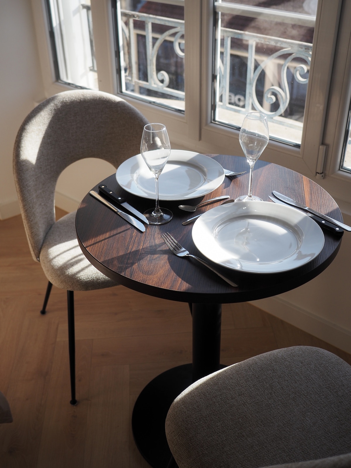 Top performing Airbnb: Résidence du Lion – Luxury Studio with Lion View in Belfort