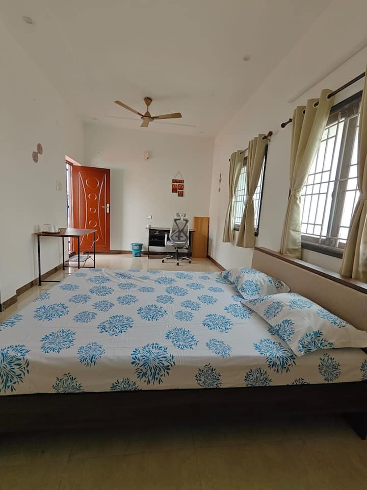 Suprhost | Shara Studio Room - Coimbatore