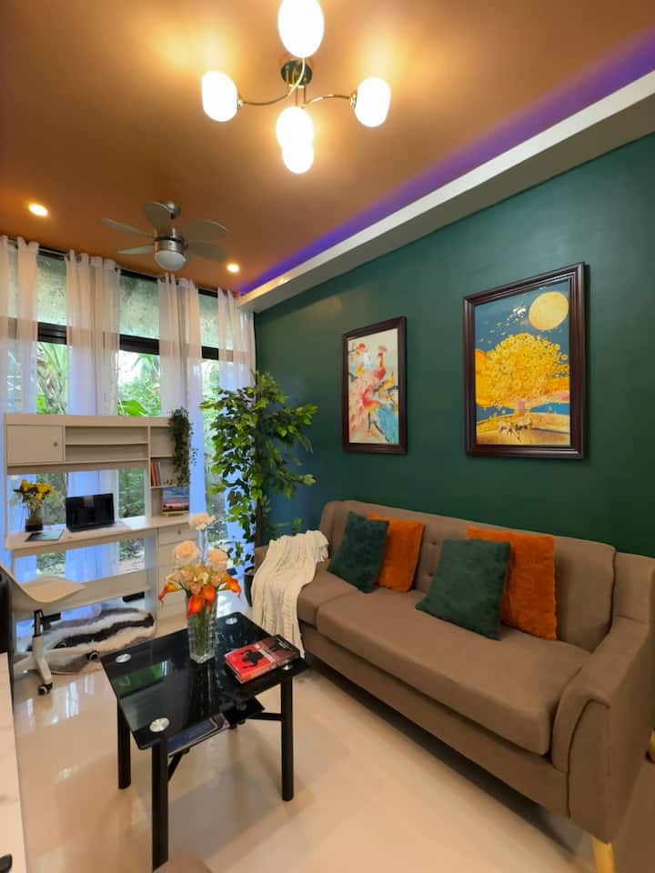 Hughes Staycation House- Dahican - Mati