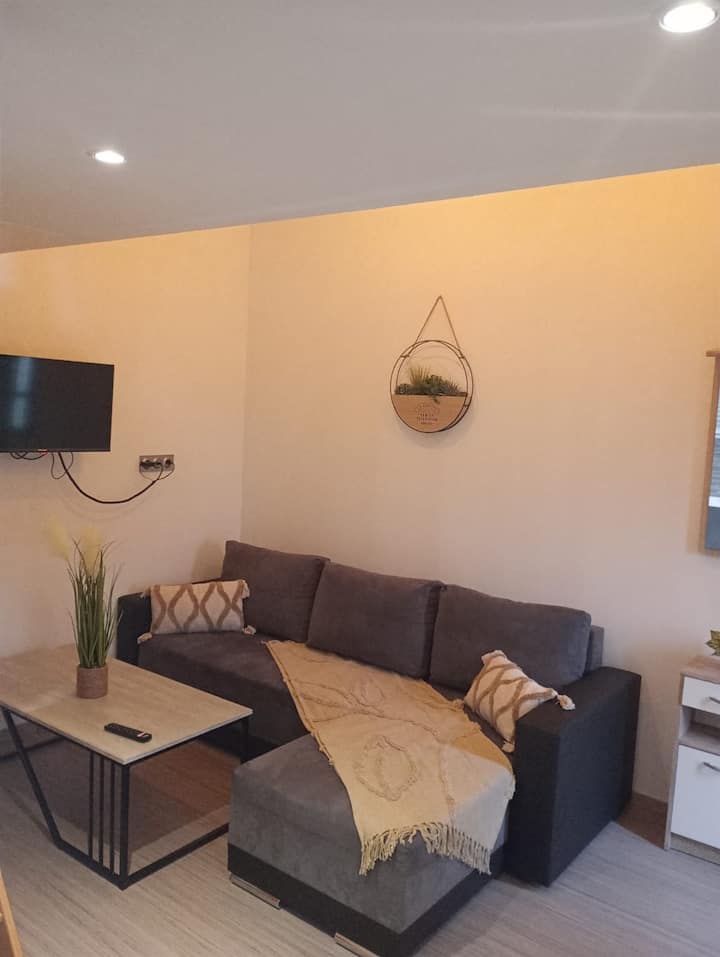 Studio Dans Une Maisonnette - Bezannes
