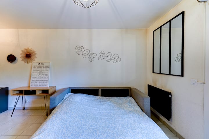 Embnb A57 | T2 Design Avec Patio à 5 Min De Genève - Archamps