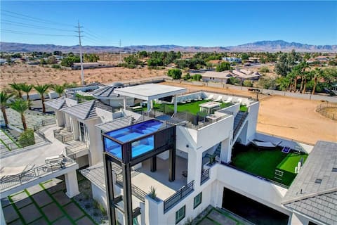 8070 sqft Vegas Villa Rooftop Pool Strip Views