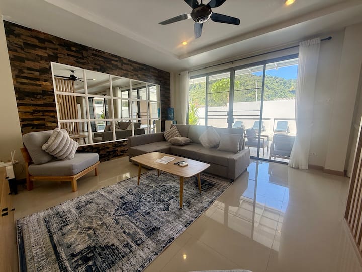 Family Pool Villa Near Bis & Red Mountain Golf - Phuket
