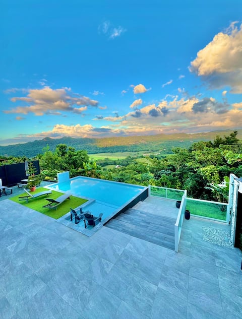 Casa Peña in Beverly Hills, PR