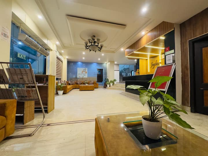 Triple Bed Family Room | Jagdish Residency Katra - Katra