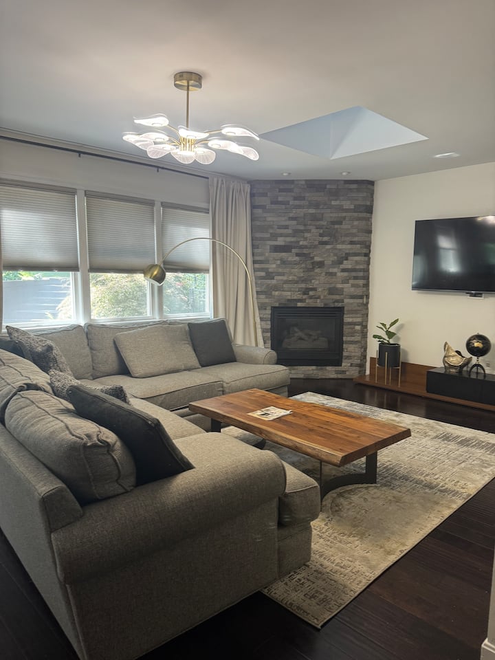 Spacious 6br Home Minutes From Psu. Sleeps 12+! - State College, PA