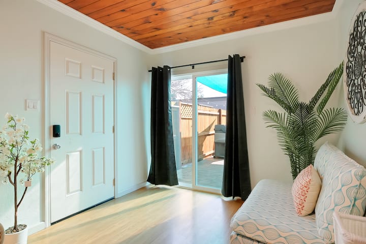Goodland Green House - Isla Vista, CA
