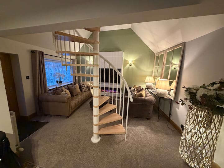 West Cottage
Melrose - Selkirk, UK