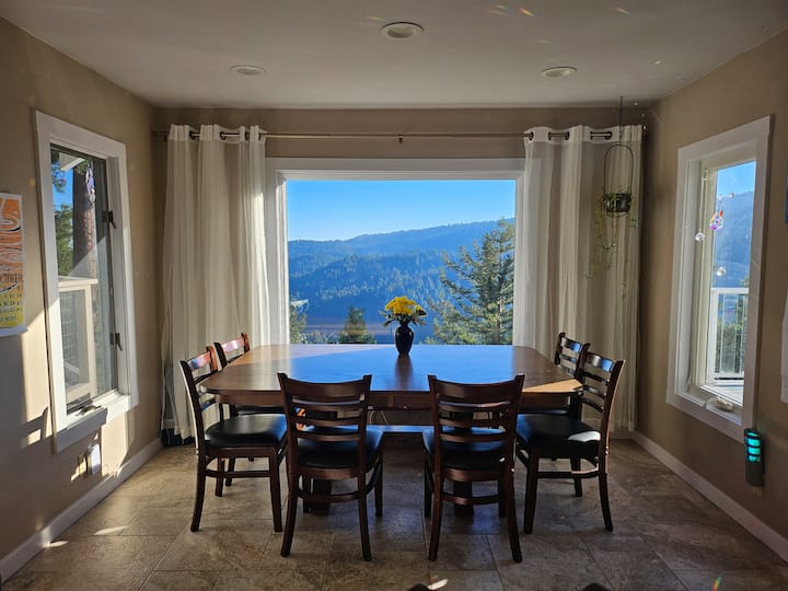 Peacful And Sunny Family Home In The Redwoods - Scotts Valley, CA