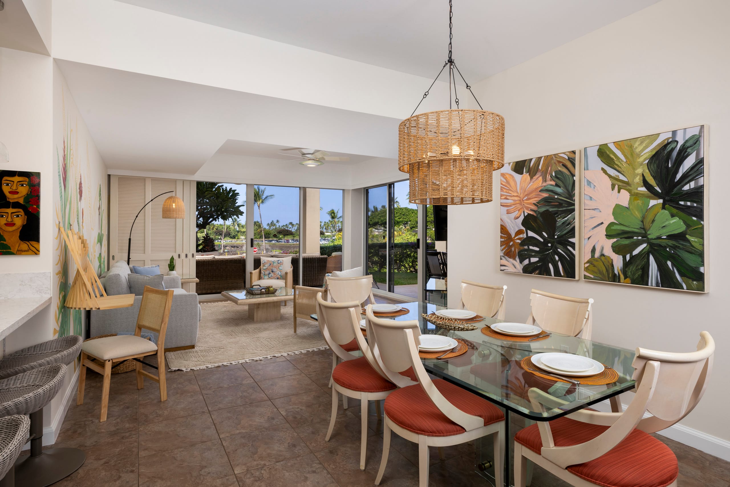 NEW! Mural w Ocean views. Walk to beach & Hilton - Image 2