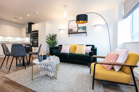 Free Parking - Heart of Bristol City Stay