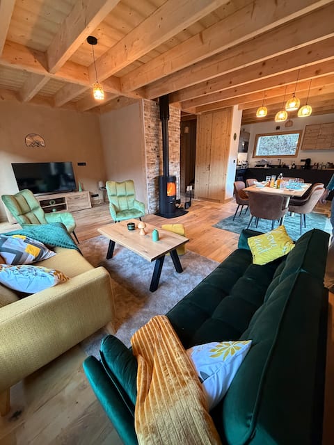 Annonce Airbnb populaire: Chalet Armande – Cozy stay with stunning views à Saint Jean De Sixt