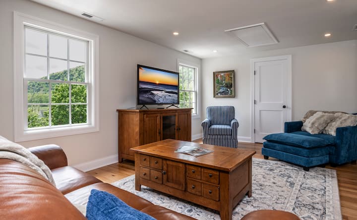 Kent Village Apartment - Kent, CT