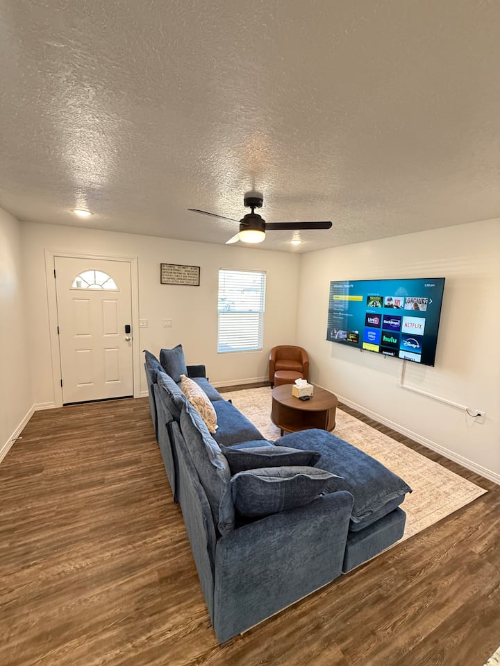 The Cozy Modern Archhaus Experience - クロービス, NM