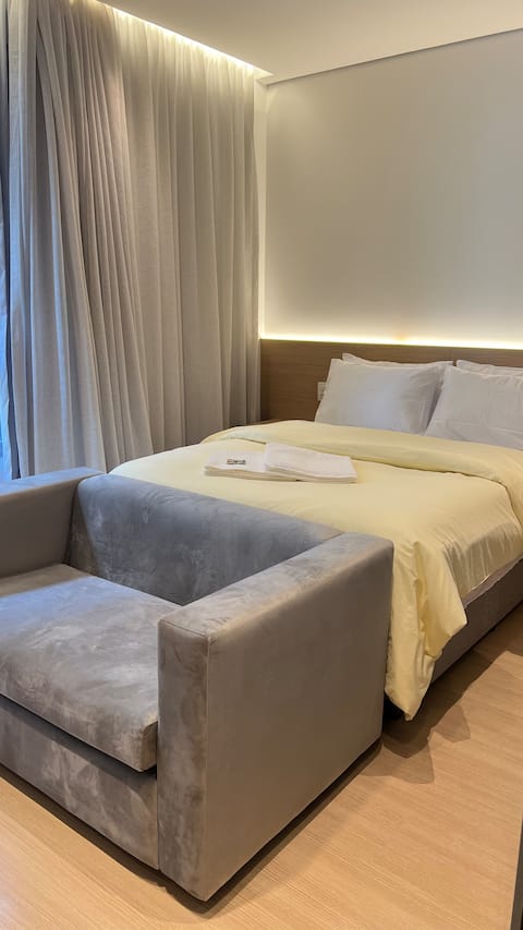 Popular Airbnb listing: Studio Pinheiros 305 | A/C+Wi-Fi +OMO Laundry in São Paulo