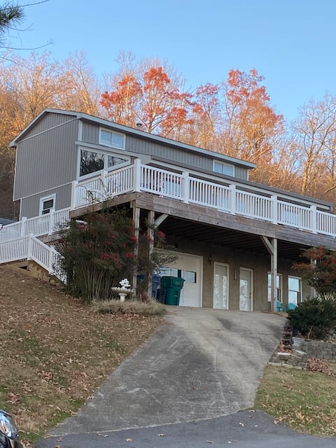 Lil Gray Lakehouse