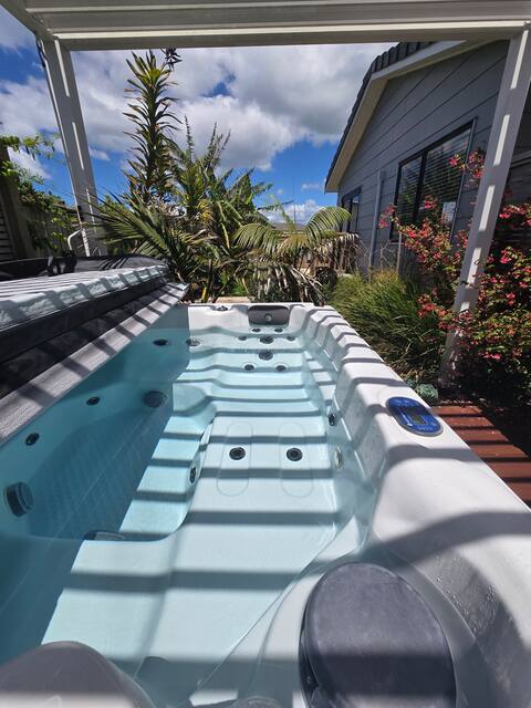 Tranquil Athenree Retreat - 3 BR w/ Spa & Garden