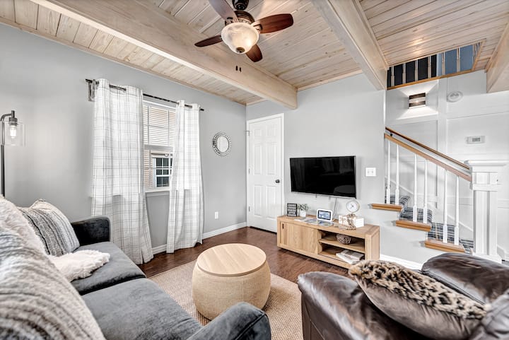 The Oak Cottage- Charming Downtown Retreat In The - Siloam Springs, AR