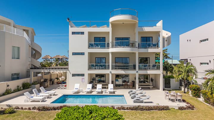 Luxury Beachfront Home | Pool, Large Groups, Boat - 貝里斯
