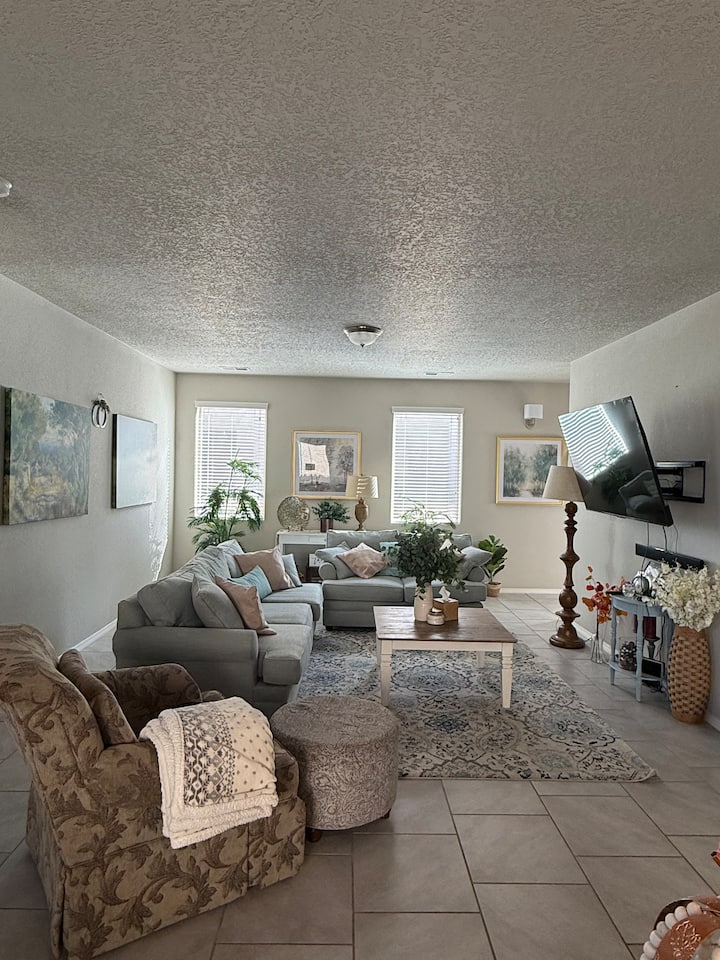 Cozy Home Away From Home - Los Lunas, NM
