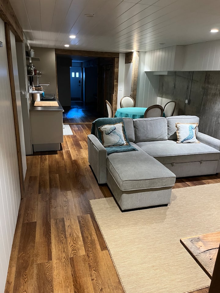 Hampton Bays Cozy Getaway - East Quogue, NY