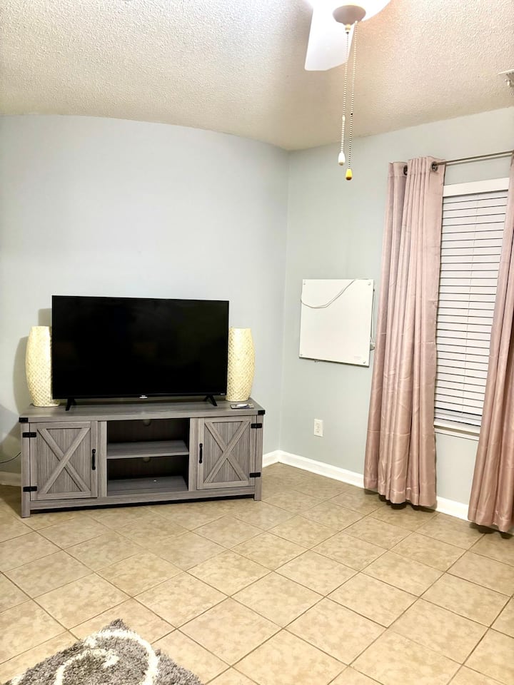 Cozy And Peaceful Home Away From Home! - Hurricane Harbor, Austell