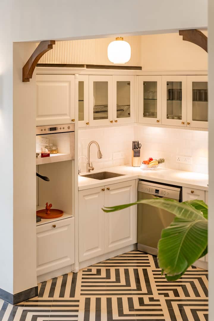 Full kitchen image 2