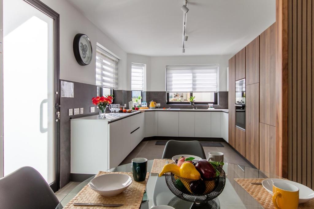 New & Bright 2 Bedroom Apt in Mscala by SF Homes