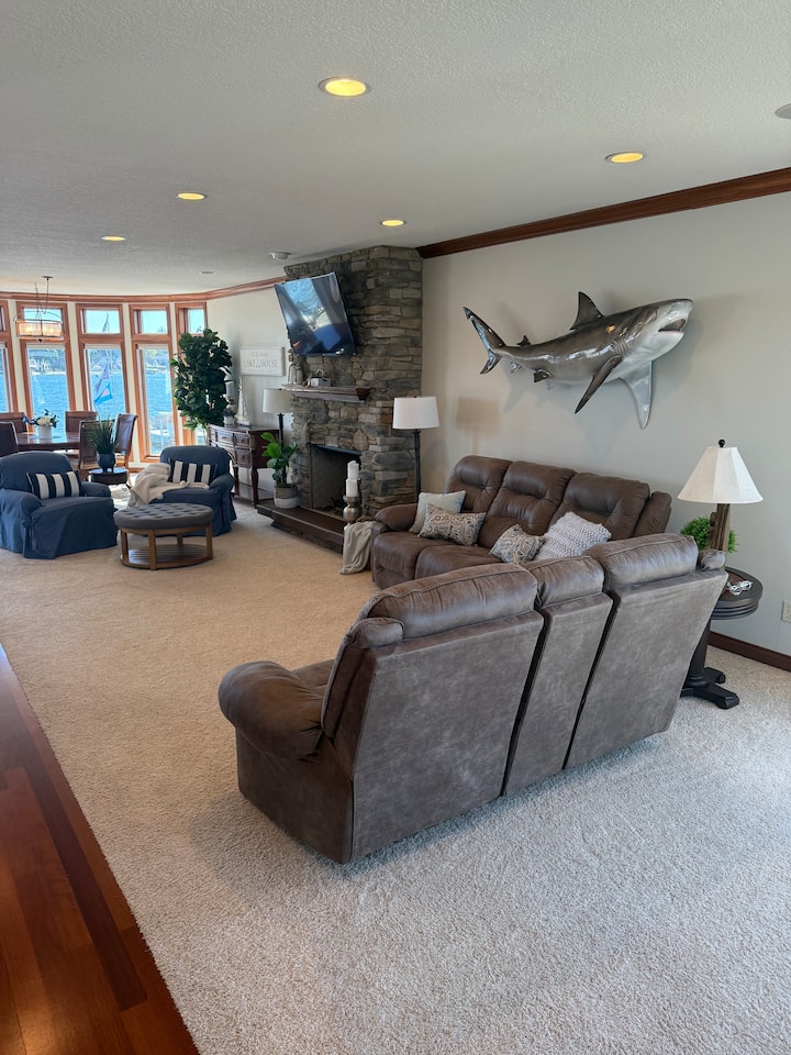 Lake Wawasee Luxury | Pergola + Hot Tub + 360 View - Ligonier, IN