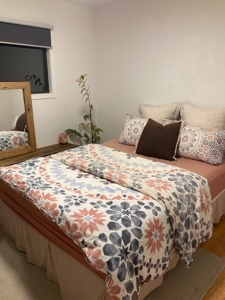 Beautiful Sunny Bedroom | Heart Of Cromwell - Cromwell, New Zealand