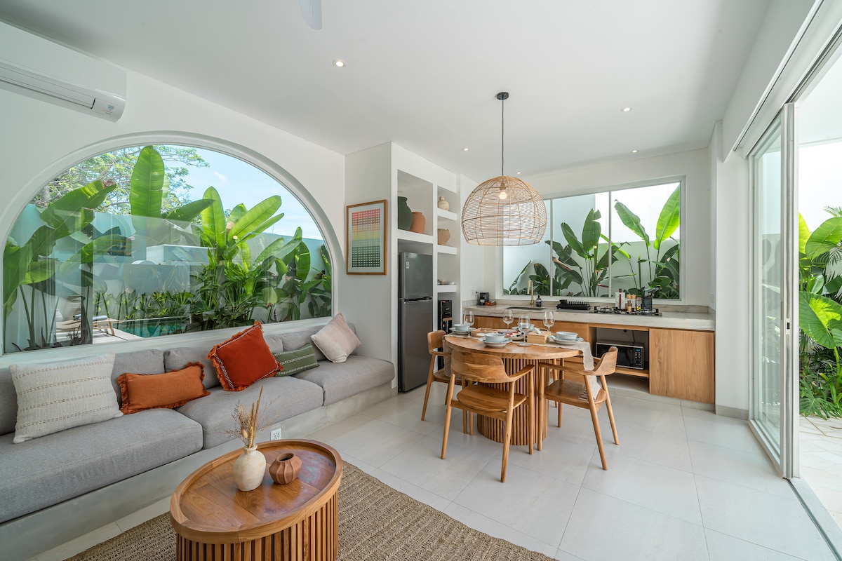 Villa in Bingin Beach · ★4.9 · 2 bedrooms · 2 beds · 2 private baths, сопоставимый объект Airbnb