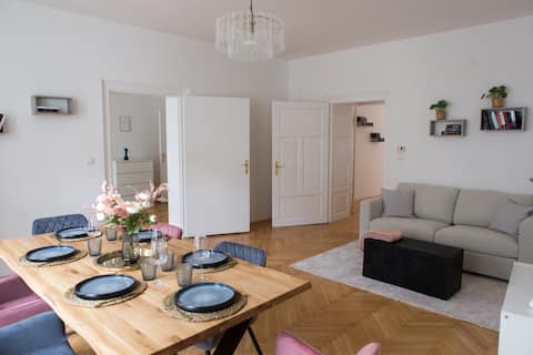Beliebte Airbnb-Anzeige: Friendly apartment in the center of the city in Jakomini